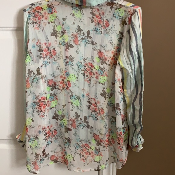 Colourful Blouse - Picture 3 of 4